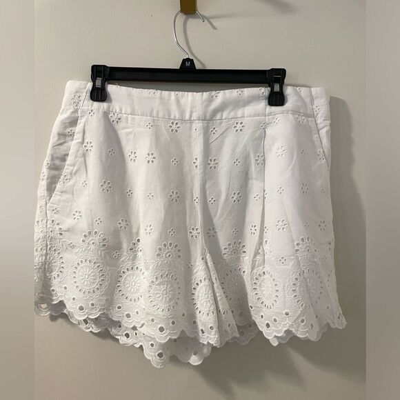 LOFT Pants - Loft White Eyelet Lined 100% Cotton Shorts With Pockets Size L GUC